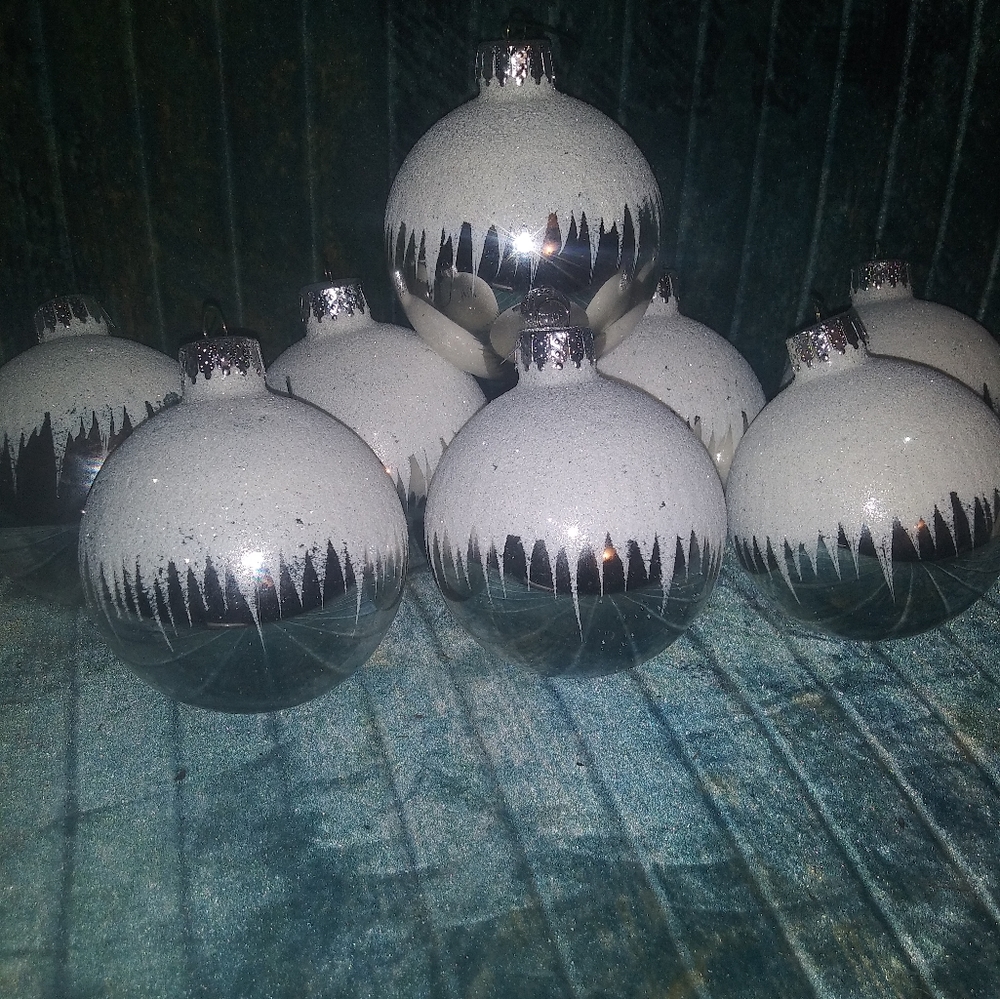 Christmas 8  gorgeous 3" handblown silver with caps. Excellent
